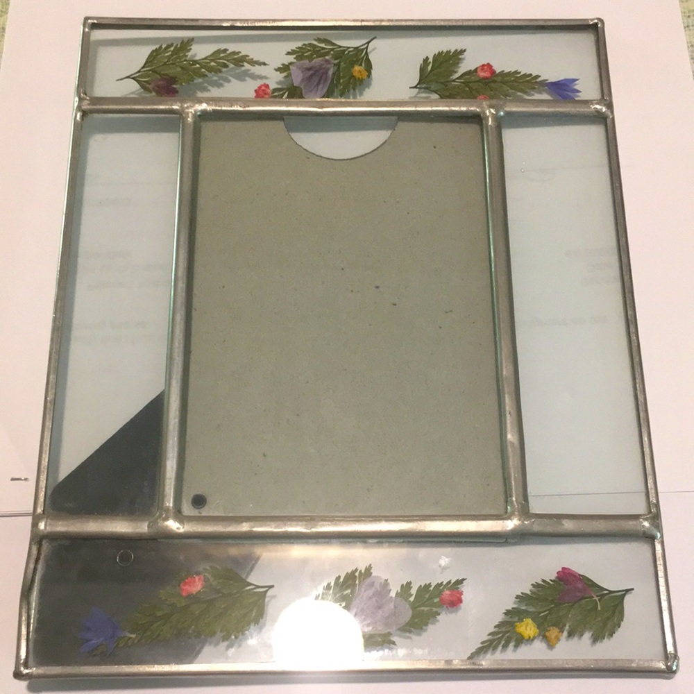 Picture Frame NEW Welded Glass with pine leaf Decor for 3.5 x 5” picture Quality